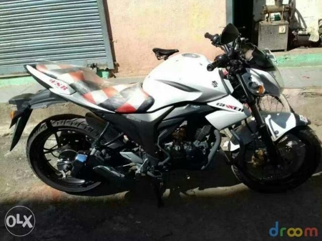 8 Used White Color Suzuki Gixxer Bike For Sale | Droom