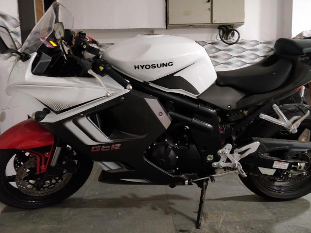 Used Hyosung Gt650r Super Bikes, 29 