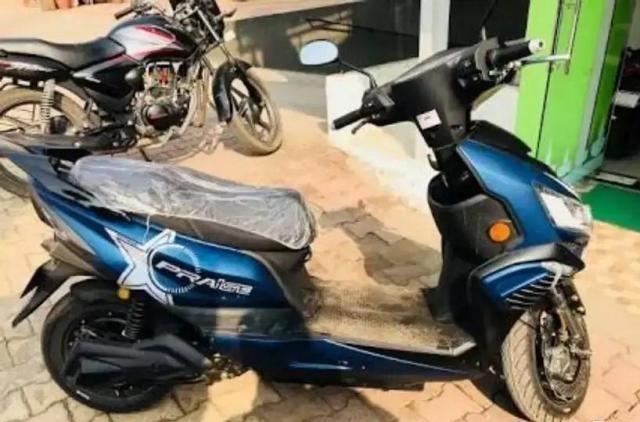 moped second hand price